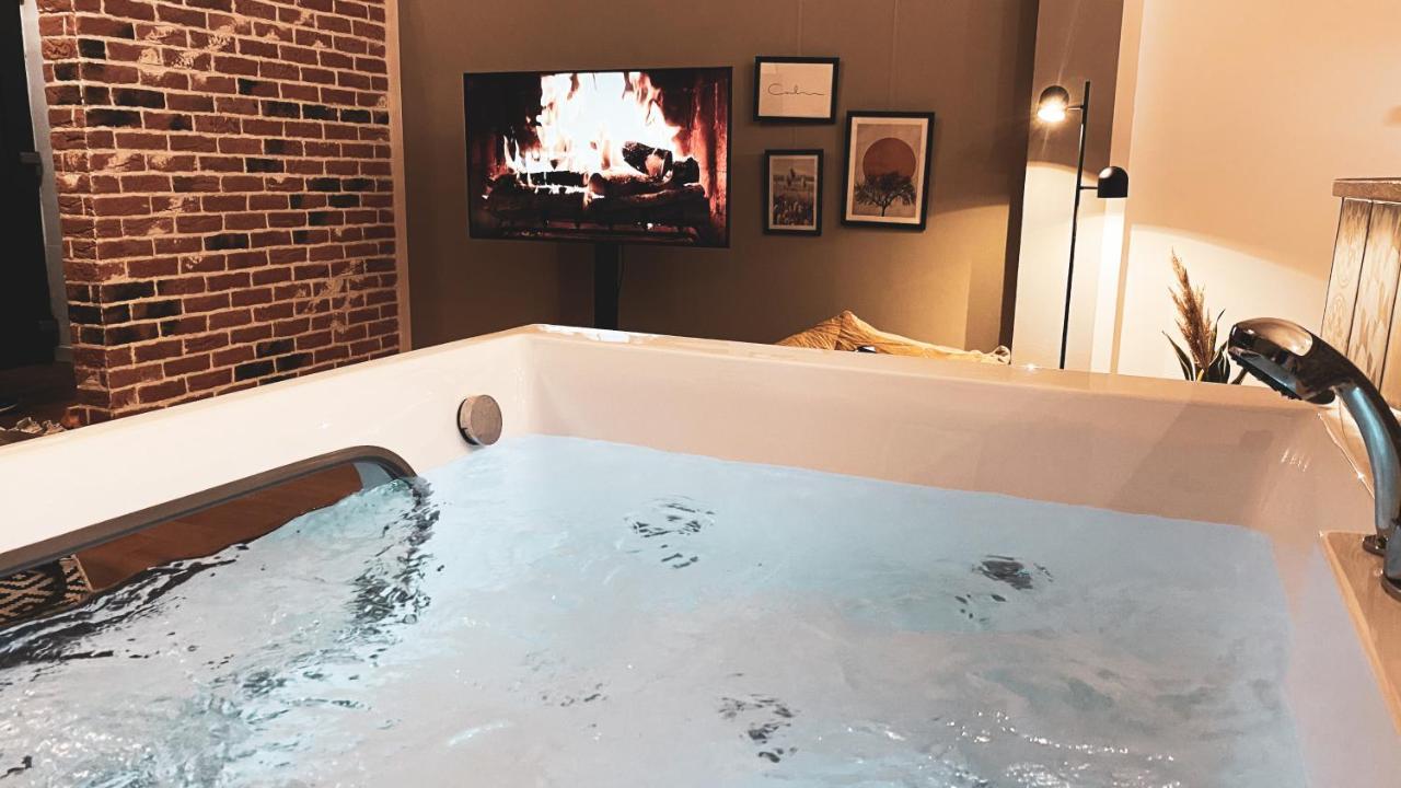 Stilvolles City-Loft Mit Privatem Whirlpool Trier Eksteriør billede